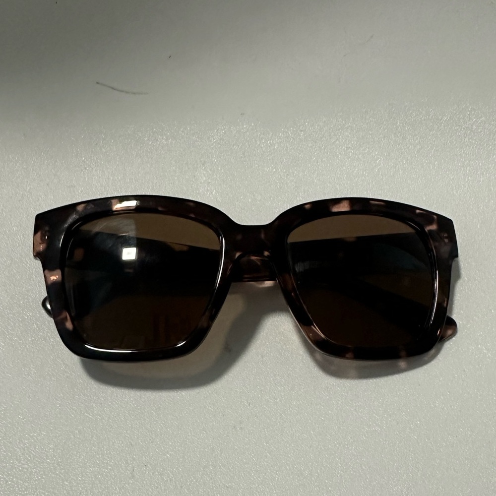 J. Crew tortoise shell style sunglasses. Classic shape. No scratches. - Picture 3 of 5